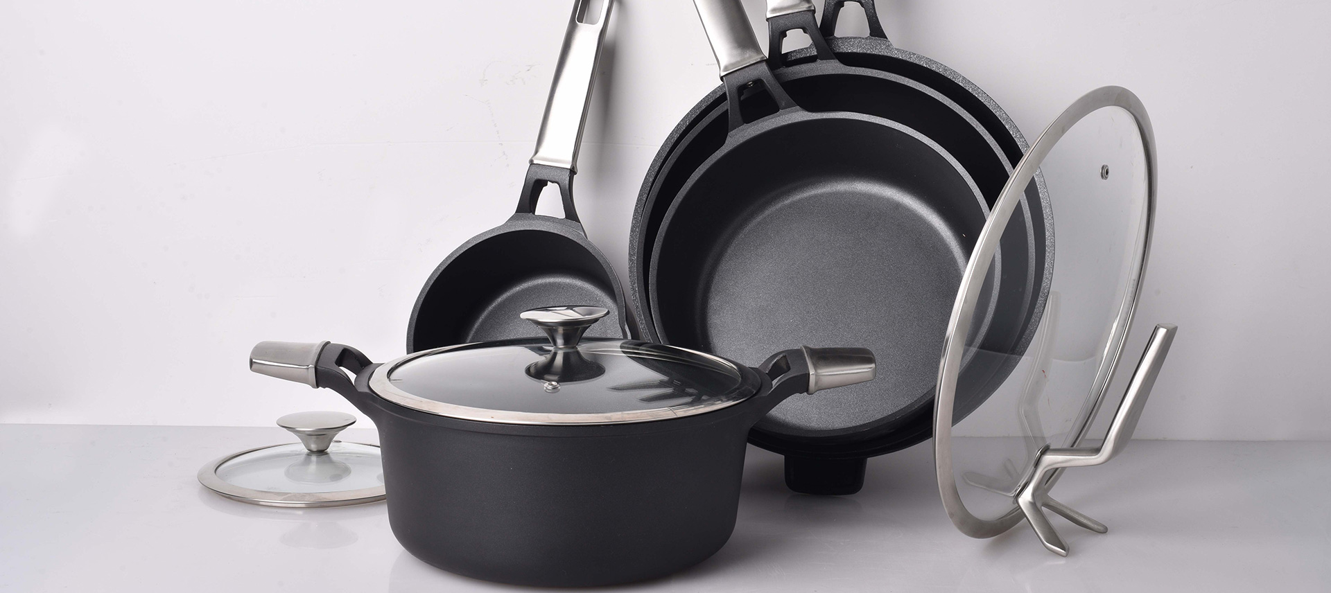 Zhejiang Zhongxin Cookware Co.,Ltd., - specializing in the production of die-cast aluminum non-stick pan